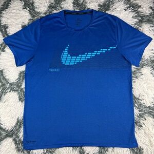 Nike Pro Men’s Blue Graphic T-shirt Size Large Swoosh